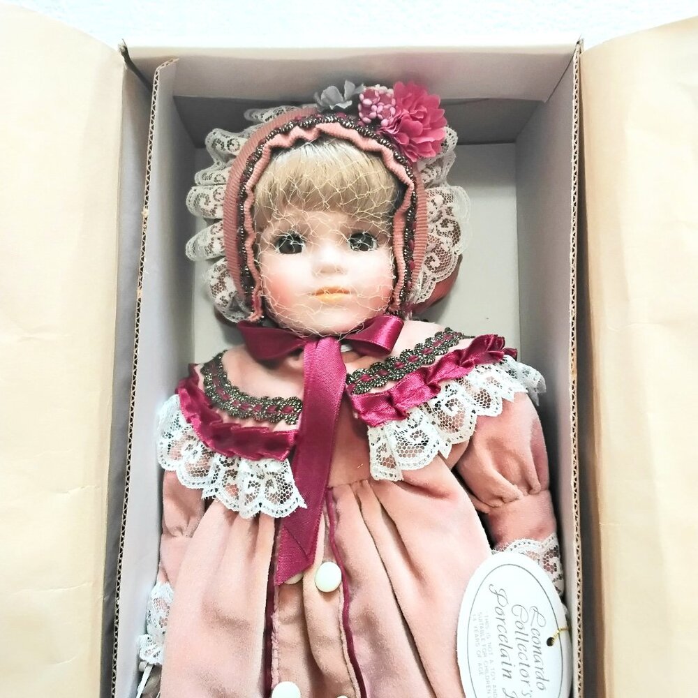Vintage BNIB The Leonardo Collection 14" Emily The Elite Rang' Porcelain Doll!!
